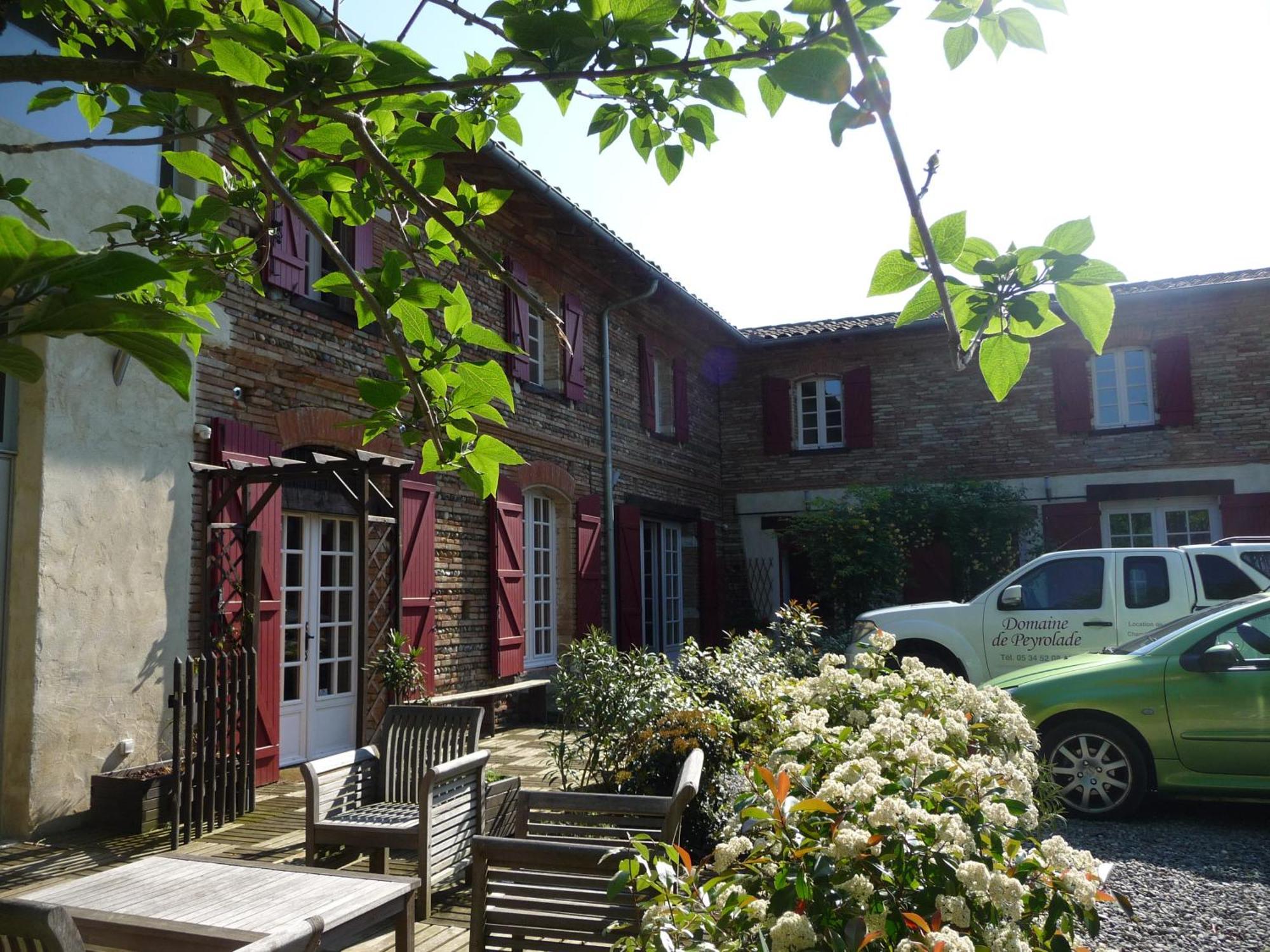 Logis Domaine De Peyrolade Bed and Breakfast Daux Exteriör bild