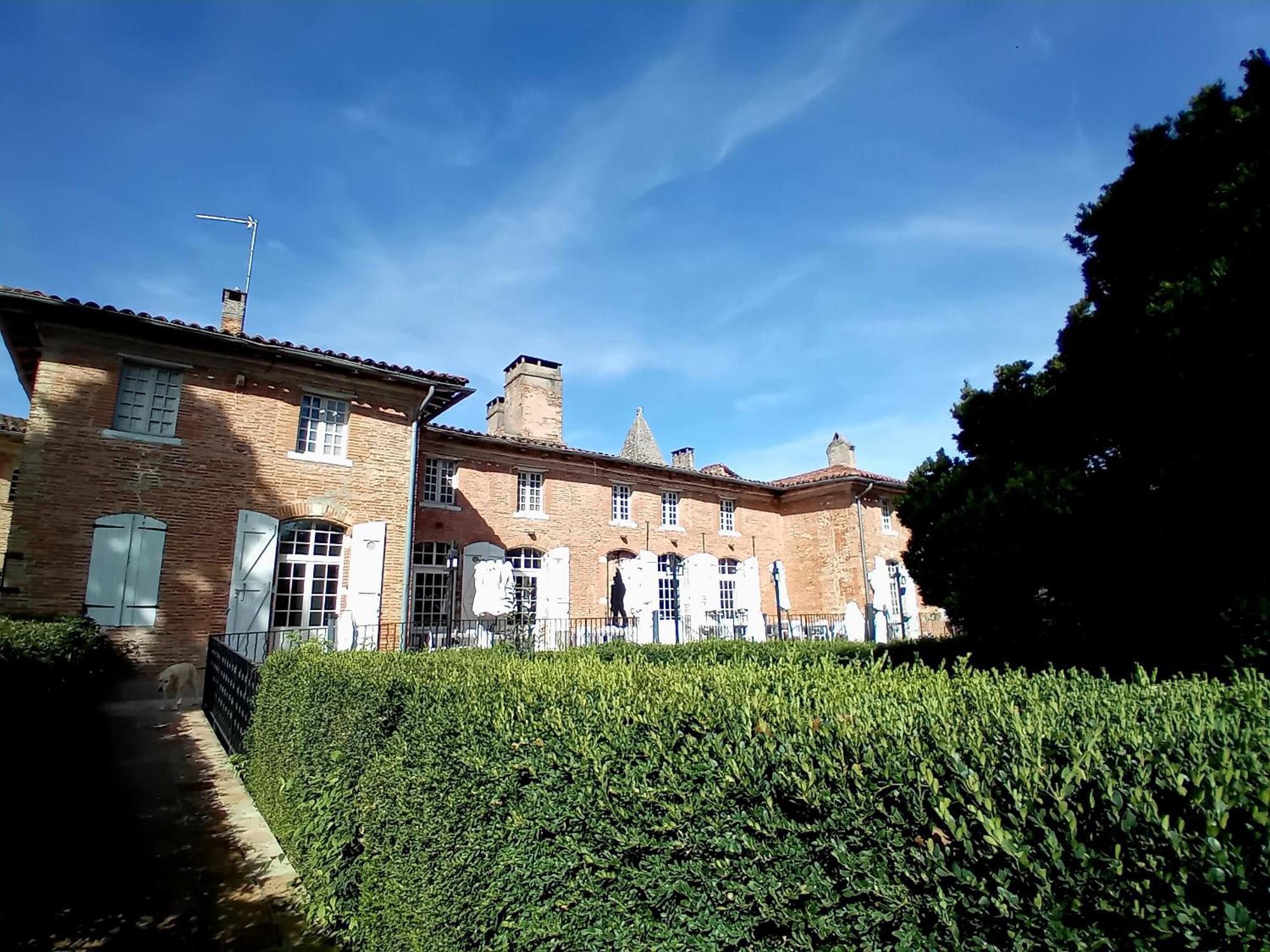 Logis Domaine De Peyrolade Bed and Breakfast Daux Exteriör bild